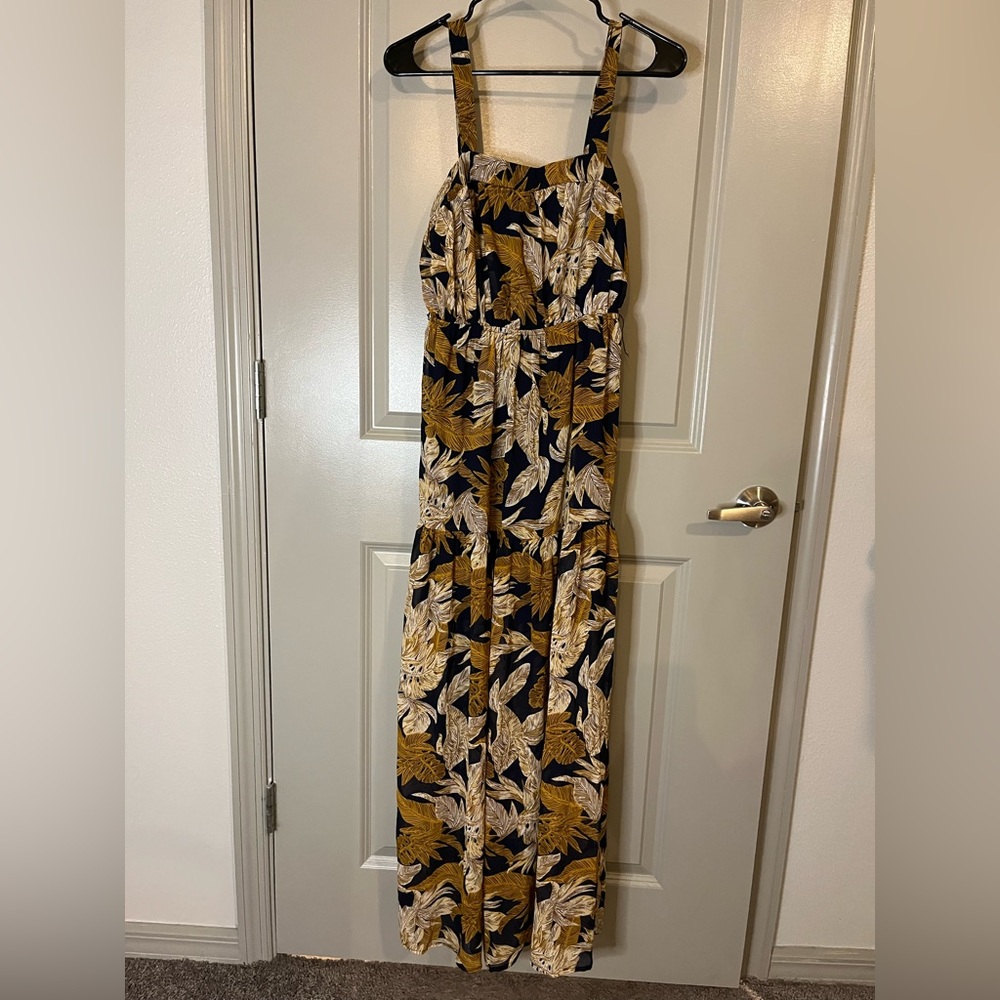 Leaf Print Maxi Dress